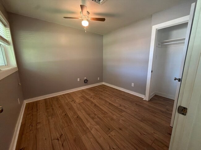 Building Photo - 1610 Dudley Ln