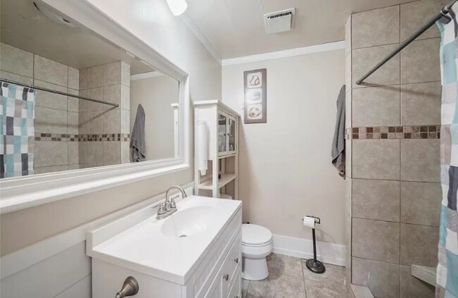 Building Photo - 5610 Fenske Ln