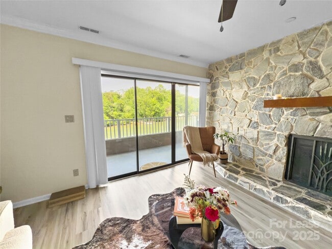 Building Photo - 9808 Emerald Point Dr