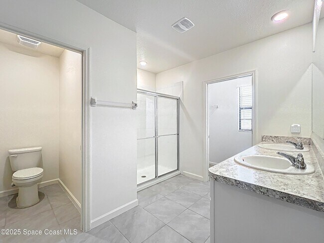 Building Photo - 870 Remington Green Dr SE