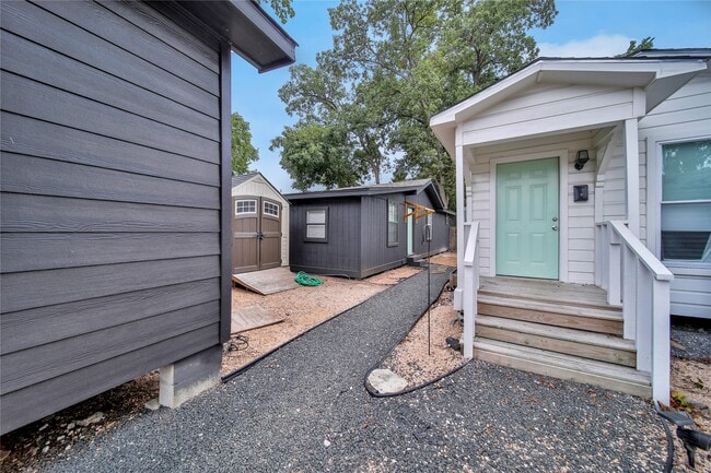 Building Photo - 1710 Shelby St