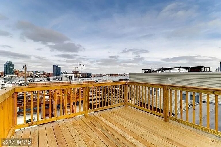 Building Photo - 616 Hyson St