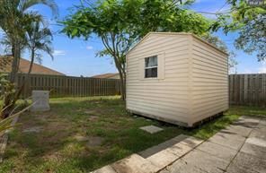 Building Photo - 329 SE Oakridge Dr