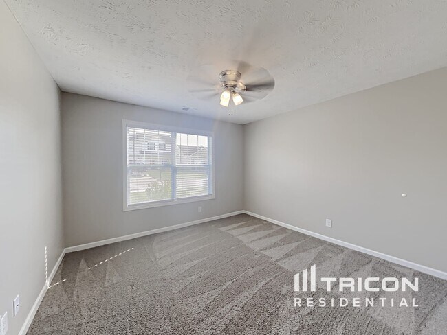 Building Photo - 552 Medallion Cir