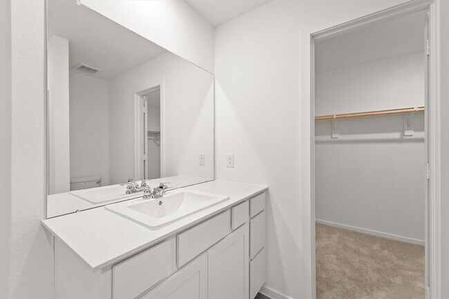 Building Photo - 3061 Sunrise Dr