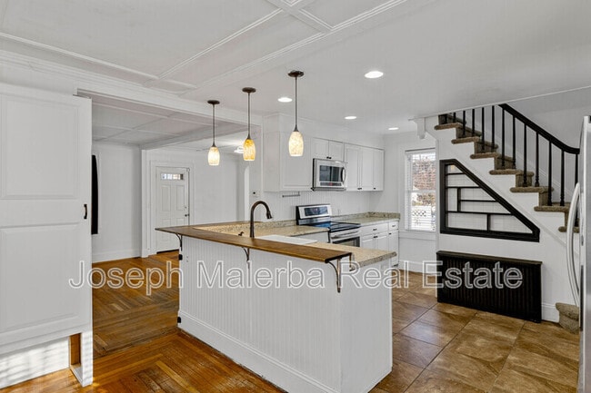 Building Photo - 44 Providence St