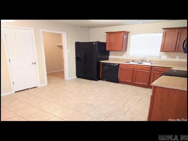 Building Photo - 316 Saunders Dr