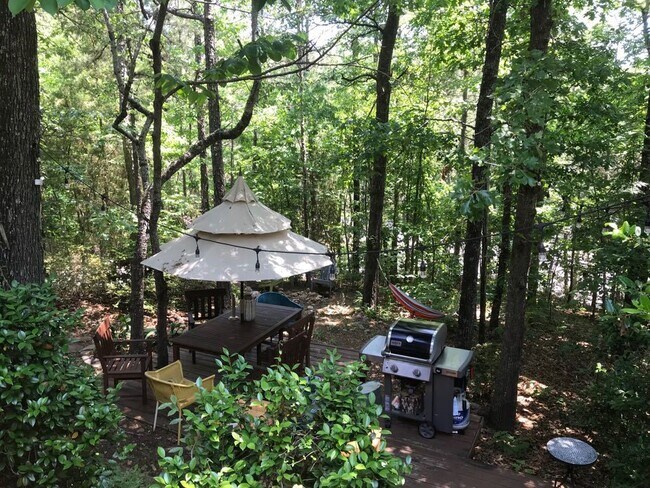 Building Photo - Hickory Woods Auburn