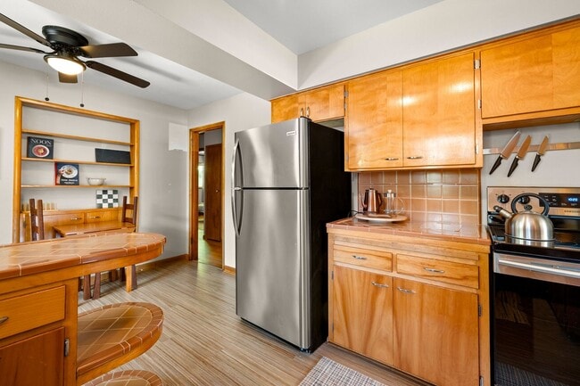 Building Photo - Mid-Century Classic! 3bd/3ba 2700 sf Short Term- FULLY FURNISHED!