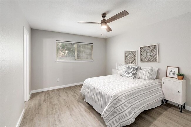 Building Photo - 707 Newcastle Ln