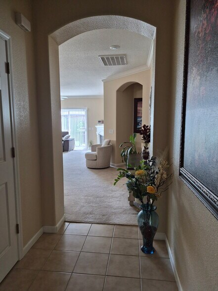 Building Photo - 3005 La Vina Cir