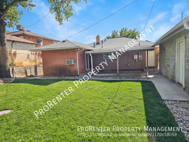 Building Photo - 1162 Collins Blvd