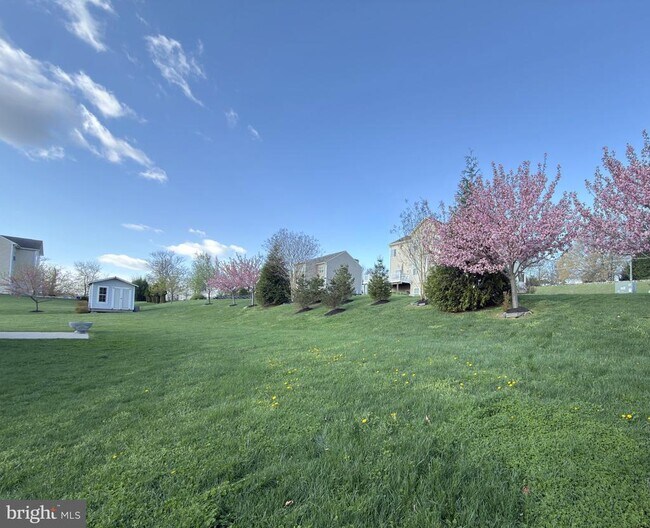 Building Photo - 8 Ramsdell Ct