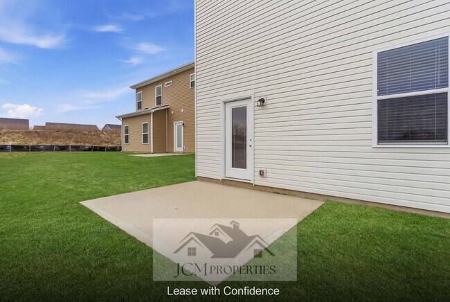 Building Photo - 104 Lambert Fld