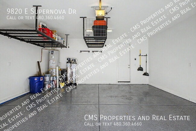 Building Photo - 9820 E Supernova Dr