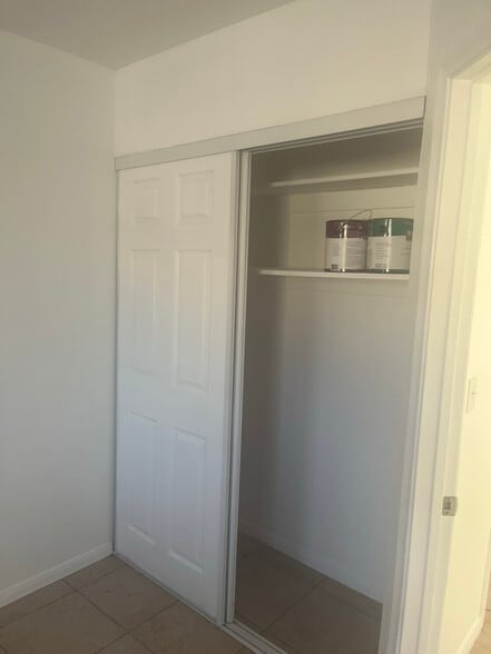 Building Photo - 102 W Hall Ave