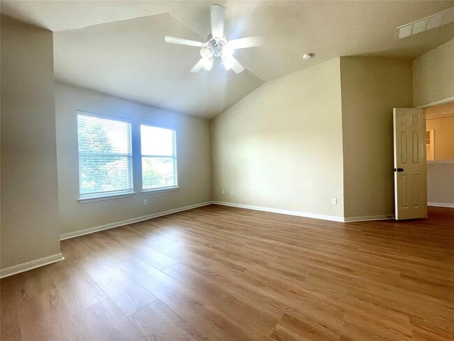 Building Photo - 20625 Farm Pond Ln