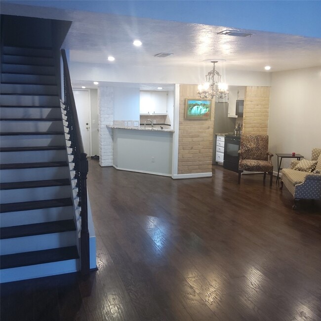 Building Photo - 726 Country Pl Dr