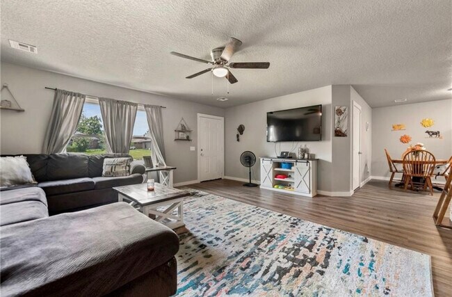 Living Room - 707 E Eastview Dr