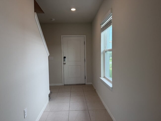Building Photo - 30561 Gilbern Rd