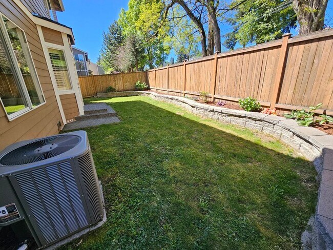 Building Photo - Charming 6 beds 2.5 bath house in Bothell!