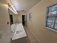 Building Photo - 5911 Lake Trace Cir