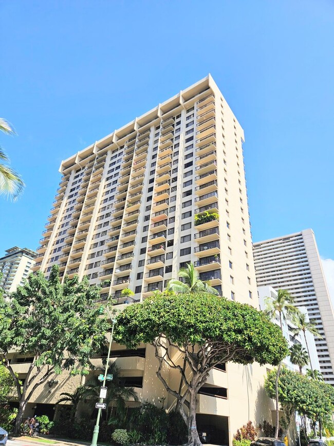 Building Photo - Waikiki Four Paddles 1 Bedroom 1 Bathroom ...