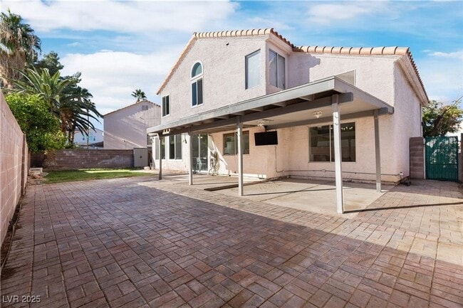 Building Photo - 7820 Mount Angel Dr