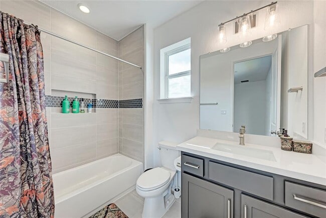 Building Photo - 2420 Novara Trl