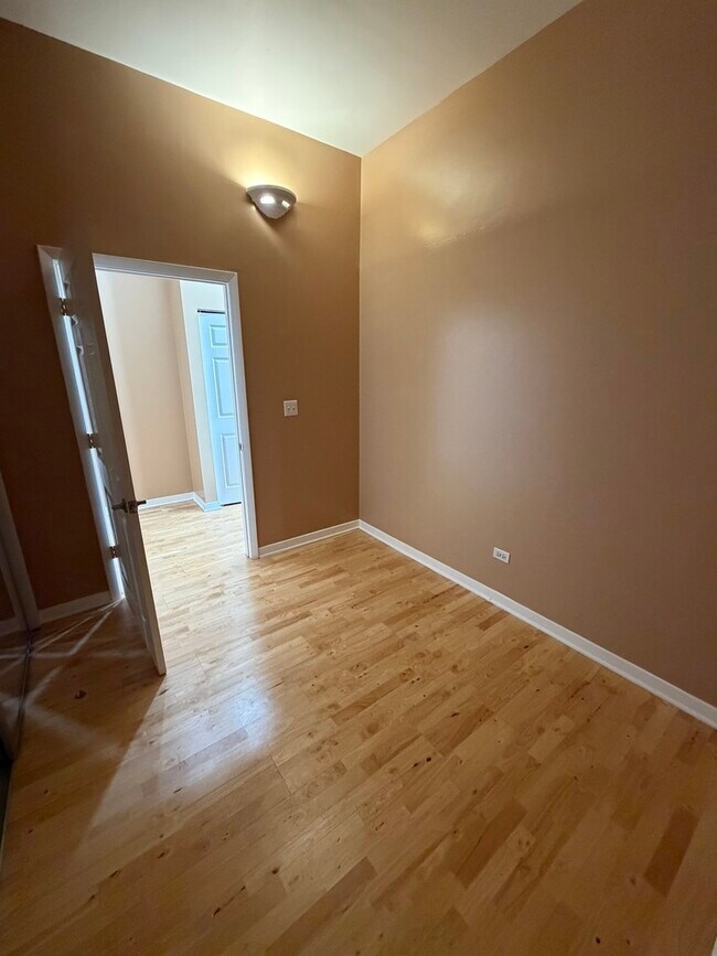 Building Photo - 1600 S Indiana Ave