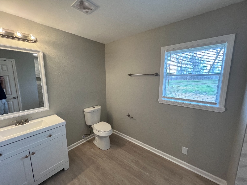 Building Photo - 606 Matchett St