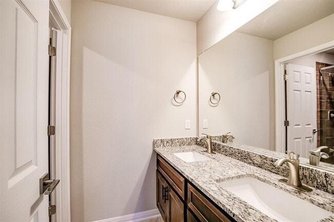 Building Photo - 837 Falkland Trace