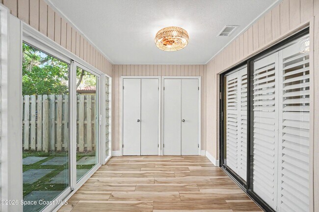 Building Photo - 8741 Seagrape Ct