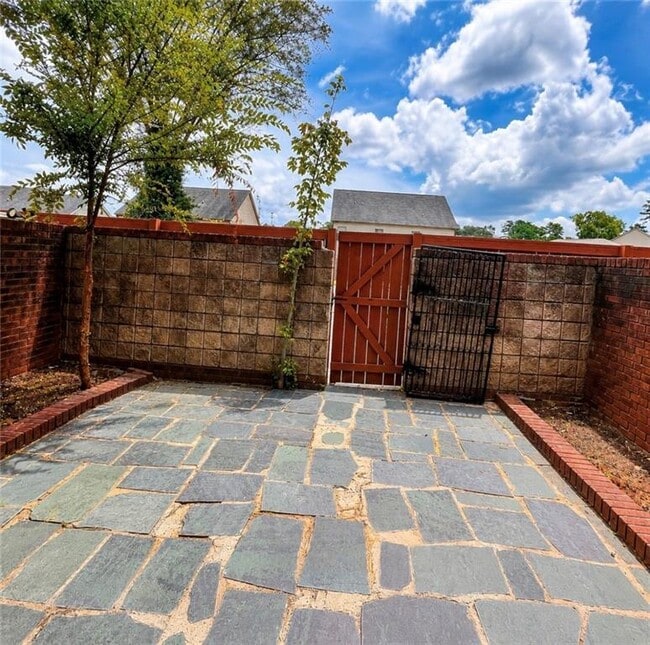 Building Photo - 3254 Strawberry Ln