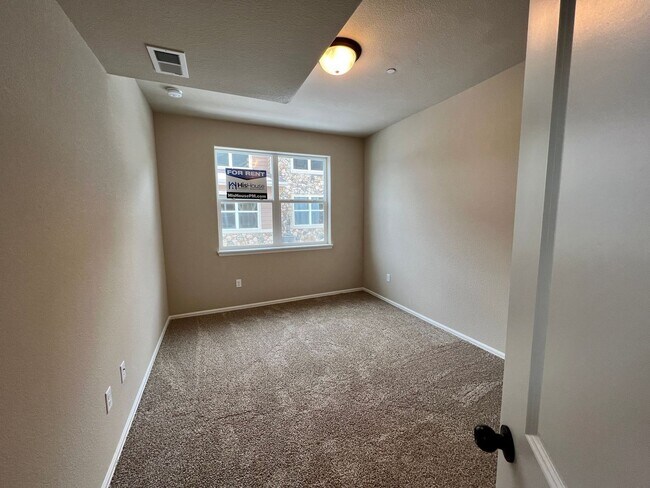 Building Photo - 5551 W 29th St