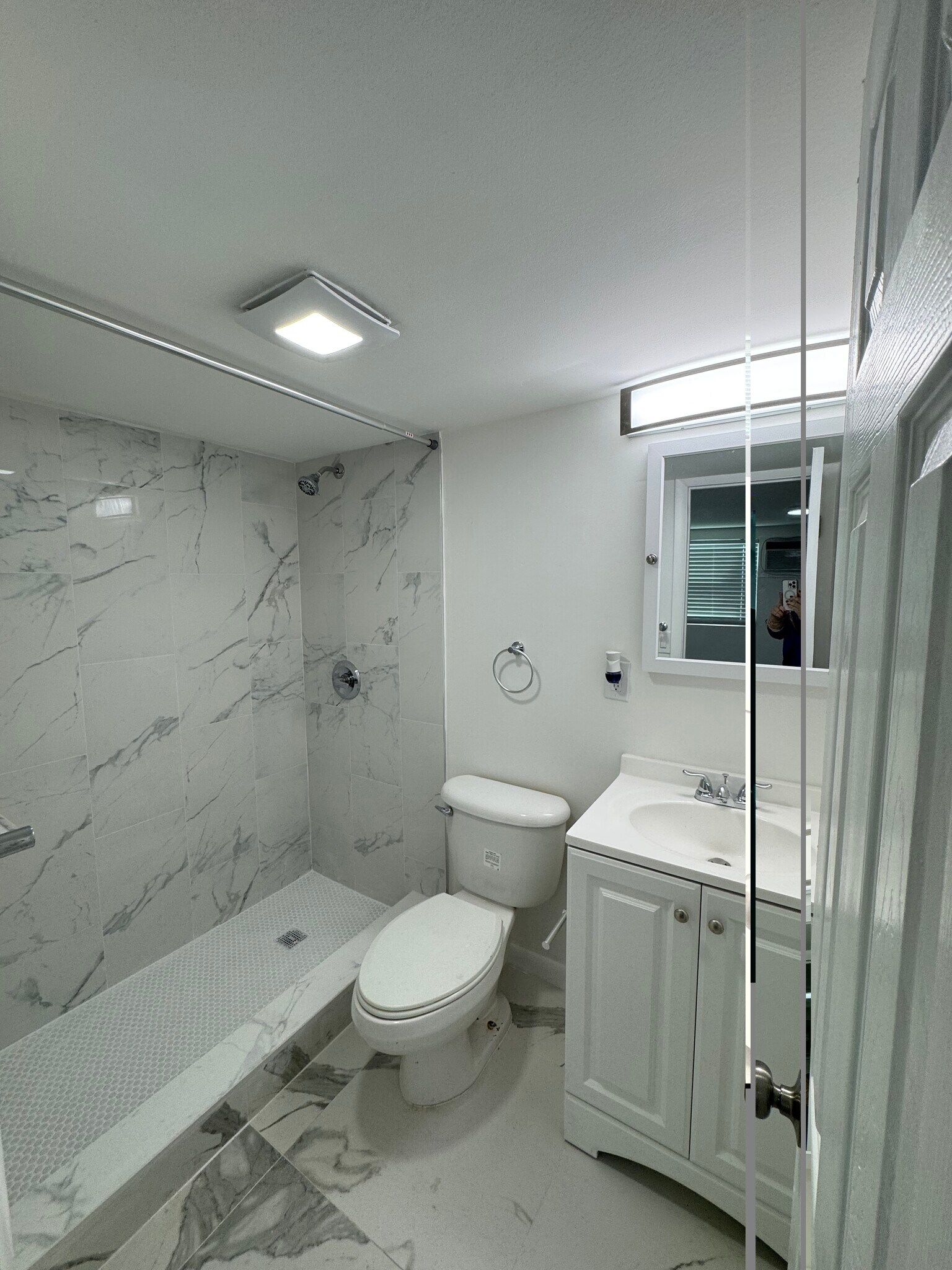 Building Photo - 429 45th St