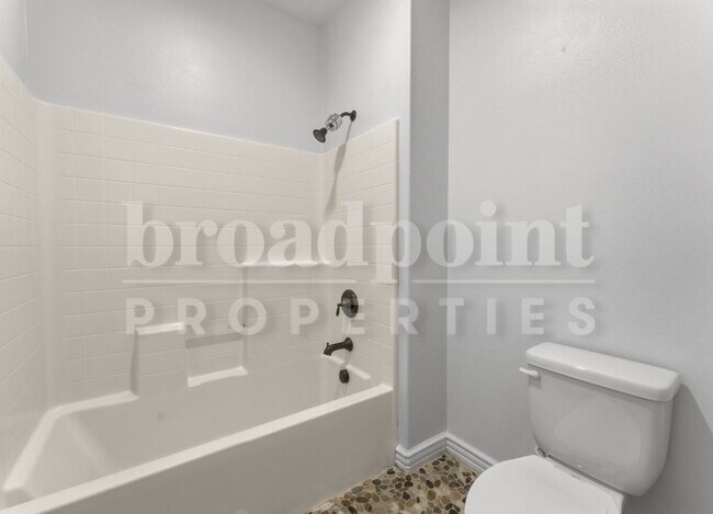 Building Photo - 1672 N Las Flores Dr