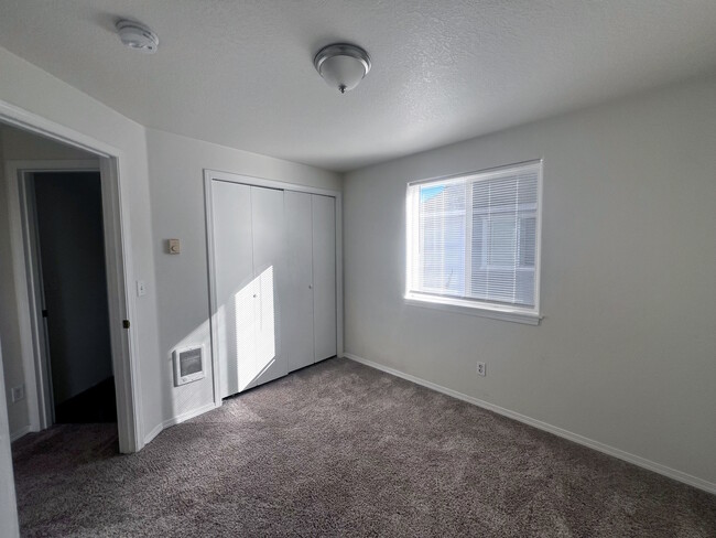 Building Photo - 1131 2nd St NW