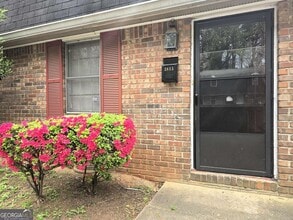 Building Photo - 3815 Parklane Dr