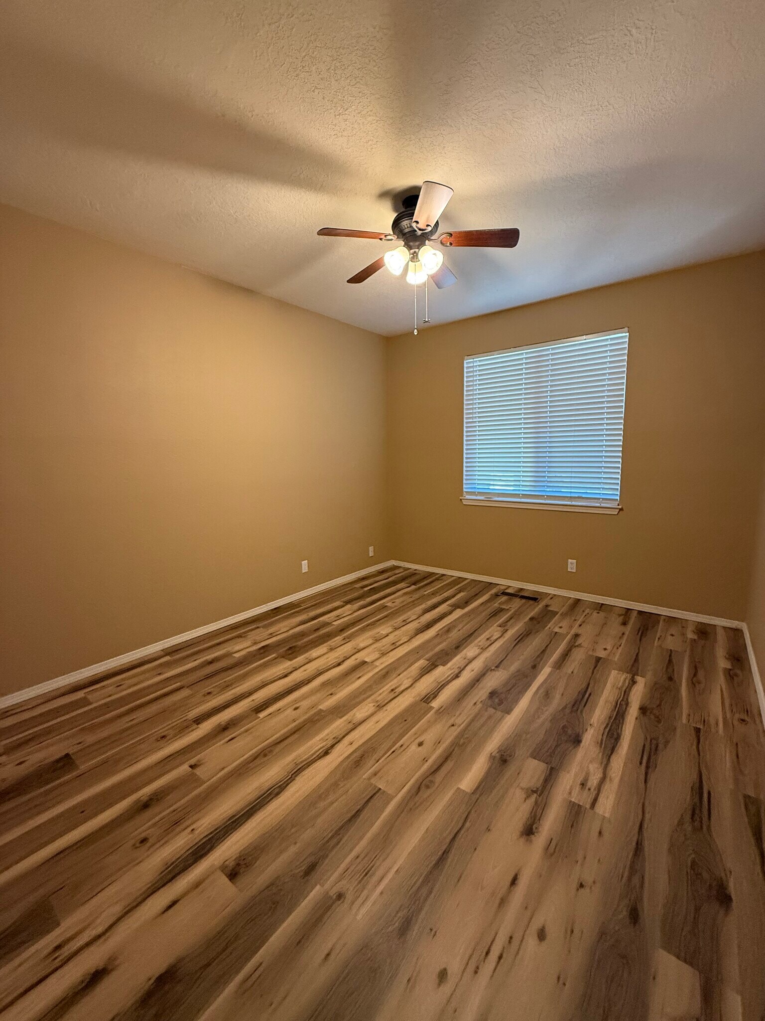 1st floor bedroom - 6301 Puma Pl NE