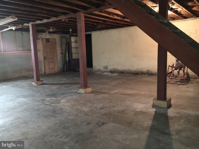 Building Photo - 3089 Winchester Ave