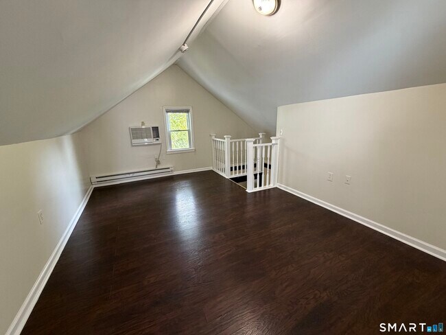 Building Photo - 306 Judson Pl