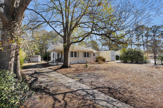 Building Photo - 604 9th St