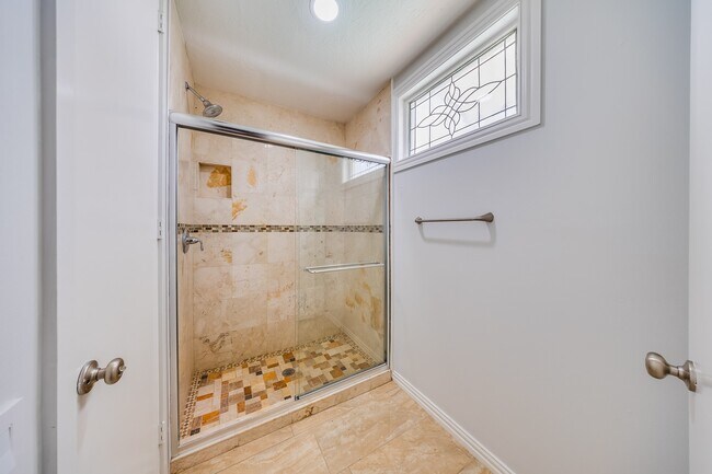Building Photo - 2819 Bering Dr