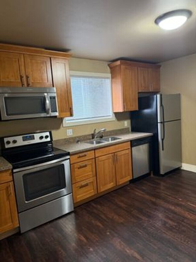 Building Photo - South Lane Apartments