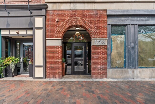 Building Photo - 1721 Washington St