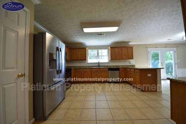 Building Photo - 1325 Holleybrooke Dr