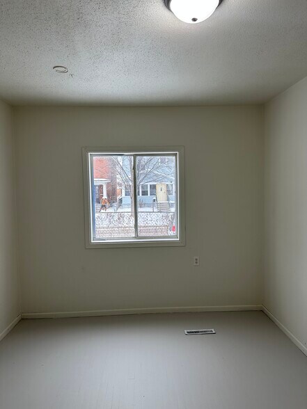 Building Photo - 730 Thomas Ave