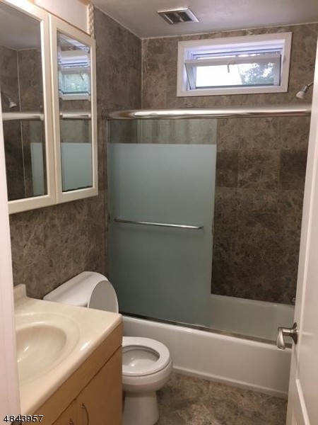 Building Photo - 15 Laurel Pl