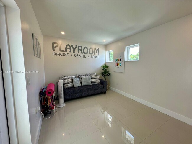 Building Photo - 5020 SW 154th Ave